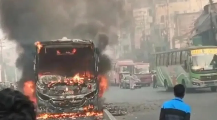 বাসে ভয়াবহ আগুন